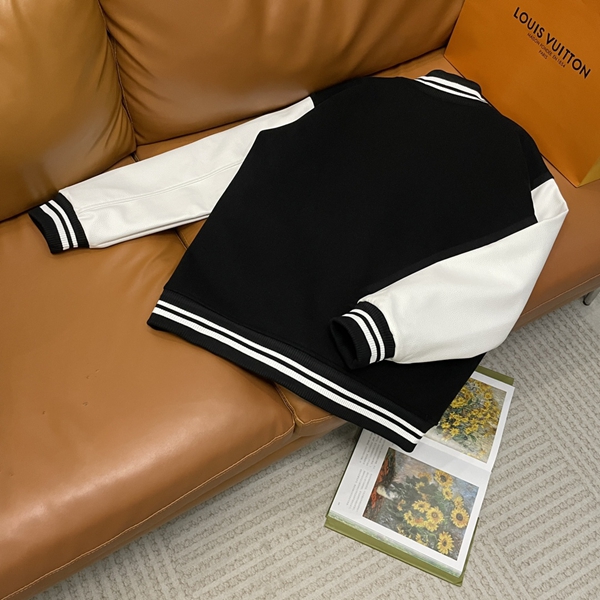 ブランドジャケット側面デザイン